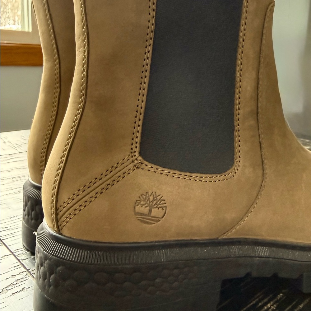 Timberland Women's Cortina Valley Olive Ankle Chelsea Boots- NWOT - Picture 3 of 7